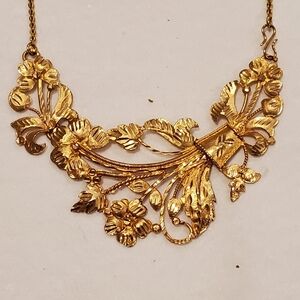 Vintage Beautiful Gold tone hand-worked unique floral pendant on chain
